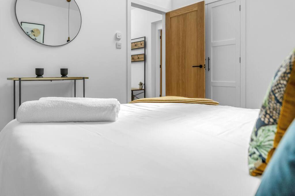Luxury Riverside Retreat Broughton  Buitenkant foto